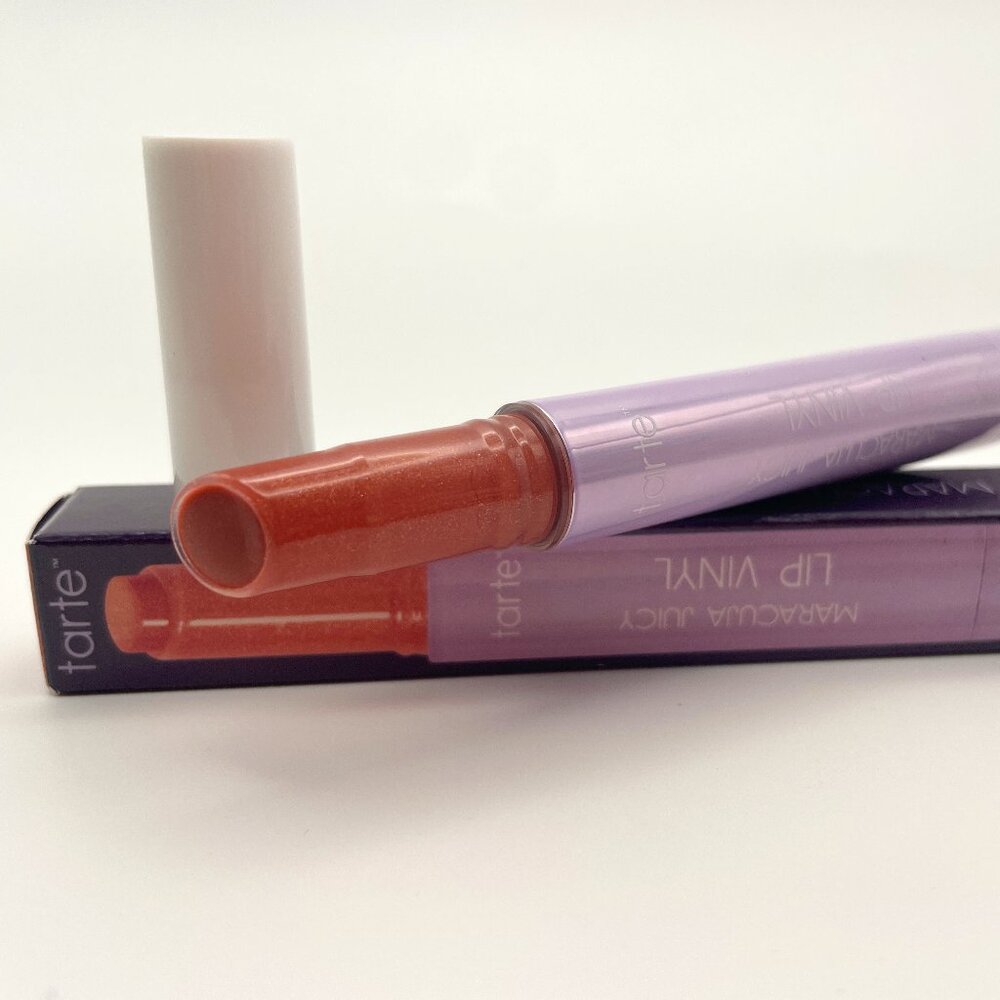BRAND NEW IN BOX - Maracuja Juicy Lip Vinyl - SHIMMERING DAISY
